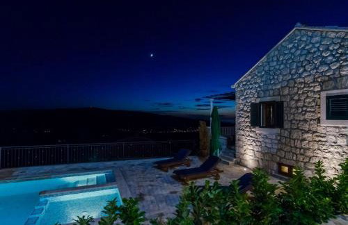 Villa Falcon Rook - Four-Bedroom Villa with Terrace and Swimming Pool - Photo 98