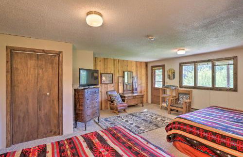 Creekside Rapid City Cabin with Deck on 30 Acres! - Foto 14