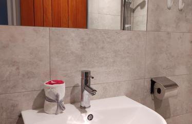 Milton House - Photo 11