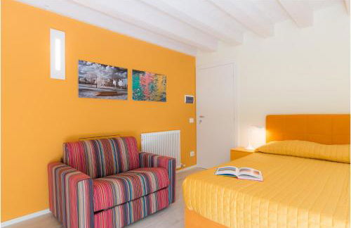 Tiffany Home - Photo 68