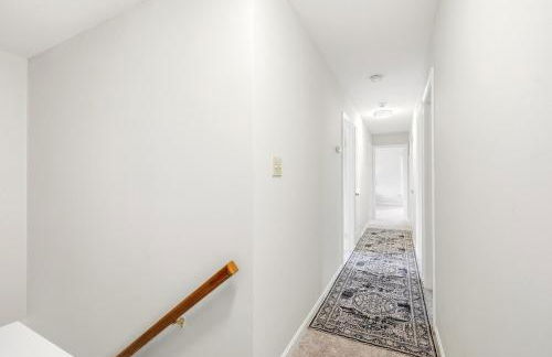 Bright Family Retreat with Private Backyard & Loft - Foto 2