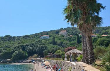 Olive Garden Beachside Hideaway - Photo 46