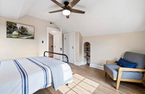 Tranquil Mountain Escape Luxurious 5-Bedroom Farmhouse with Pool - Foto 25