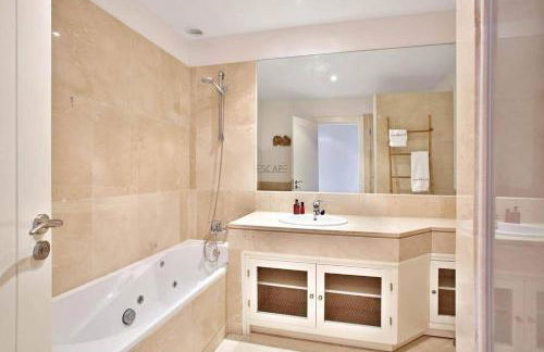 Estrella de Mar zeezicht en uitkijk op Gibraltar 40m2 terras incl zwembad Las Garzas Manilva - Photo 43