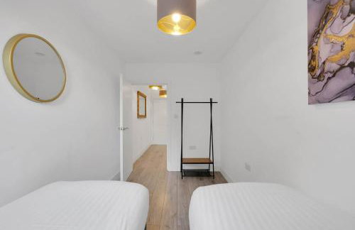 Multiple 2-Bedroom Apartments near Harry Potter Studios - 2-Minute walk to Bushey Station - 20 Minutes to London Euston - Ideal for Families & Business - Free Parking - Foto 72
