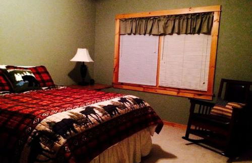 Impressive Cabin Rental for Large Groups in Au Sable Forks, New York - Foto 23