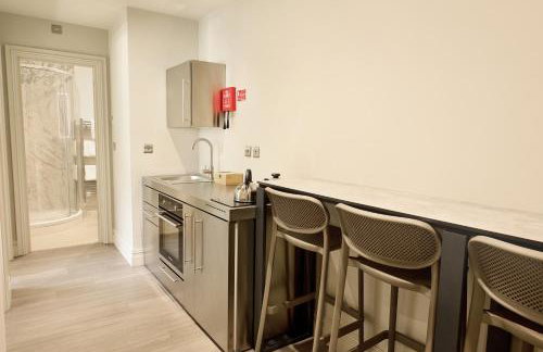 George Apartments - Photo 40