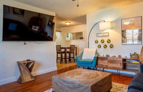 Main Retreat with King Bed in Master and has Garage - Photo 17