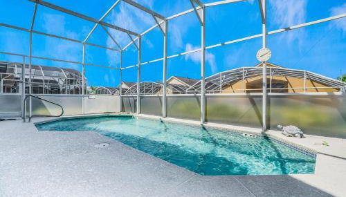 Great Location, gated community, private heated POOL - Foto 2