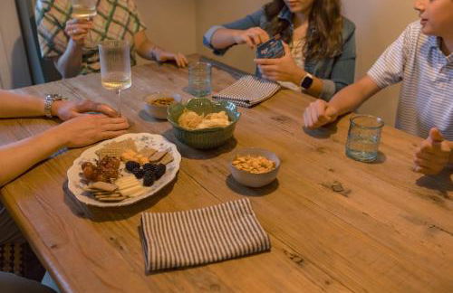 Meet Me at McFee-Live like a local in the heart of Lewes-EVCharger - Foto 10