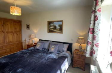 Honeycomb Cottage - a quiet, charming, cosy retreat in the countryside only 2 miles from one of Cornwall's best beaches - Photo 5
