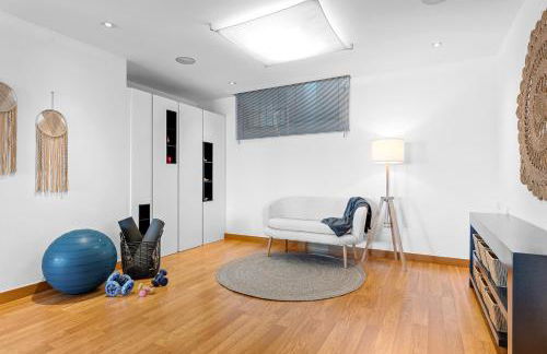 Frontline Beach Apt with Terrace - Foto 31