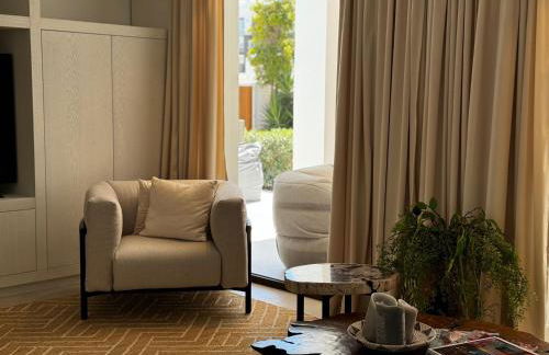 Marbella Bliss - Luxury 4-Bedroom VILLA with Garden, Private POOL & Jacuzzi, Marbesa near- 5 min to the Cabopino Beach - Photo 68