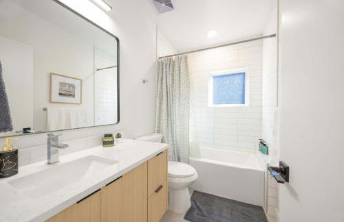 2025 Modern 2BR Home Near Sea-Tac & Boeing - Foto 27