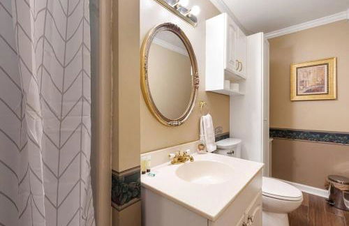 Peaceful Historic Villa with Hot Tub & Pool near Downtown Nashville, Tennessee - Photo 20