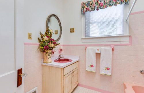 Elegant and Spacious Retreat about 18 Mi to Lake Norman! - Photo 24