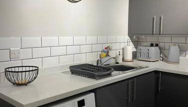 Cedar House by ShortStays4U A modern 2 bedroom house with free parking in town centre! - Foto 5