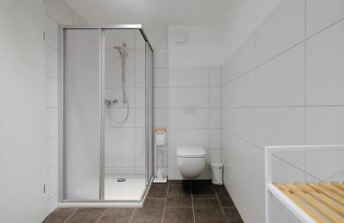 Travel Art Boardinghouse - Photo 8