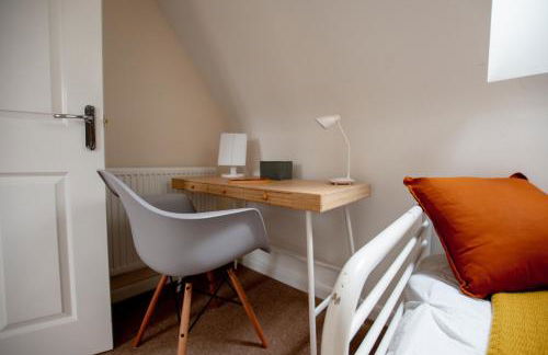 Chichele House, sleeps 8, Nr Rushden Lakes, allocated parking, corporate welcome - Foto 31
