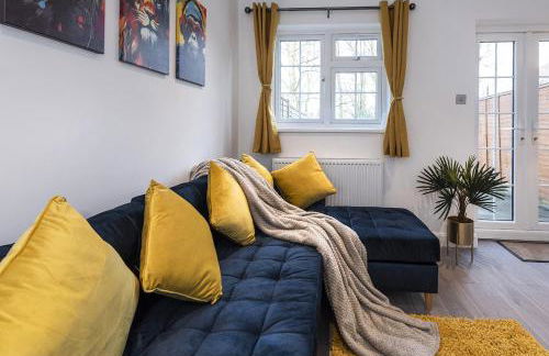 Guild Lodge 3 Bedrooms 3 Bathroom Home - Fast London Access - Photo 21