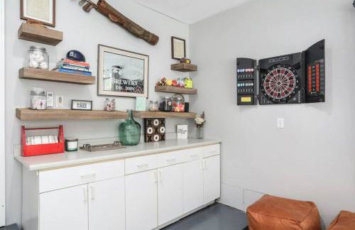 Lakefront Luxury with Private Beach, Sleeps 14 - Foto 3