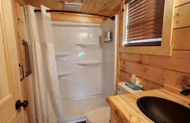 Modern Spacious Cabin near Tappan Lake with Jacuzzi and Panoramic Views in Ohio - Foto 10