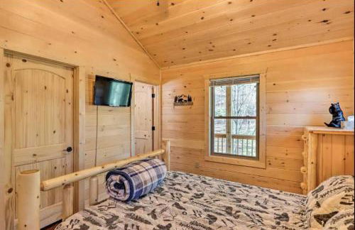 New Serene, Fun & Comfy Cabin- Covered Deck, Grill, Arcade - Foto 17