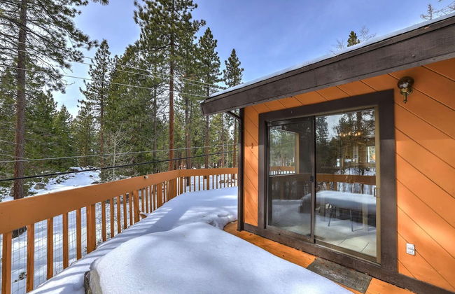Tahoe Forest Chalet 3BR House w/ Mountain Views - Foto 60