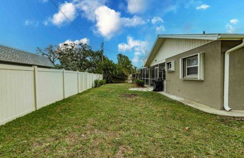 Poolside Oasis-5 miles from Venice Beach - Photo 13