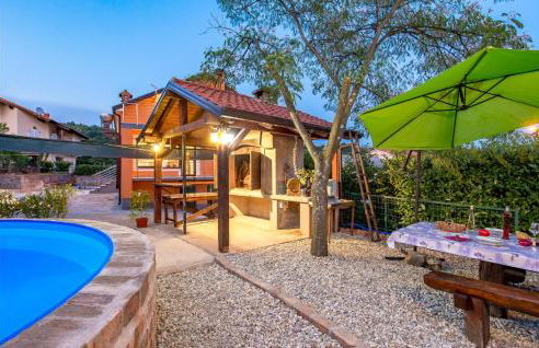 5 Bedroom Amazing Apartment In Viskovo - Photo 8