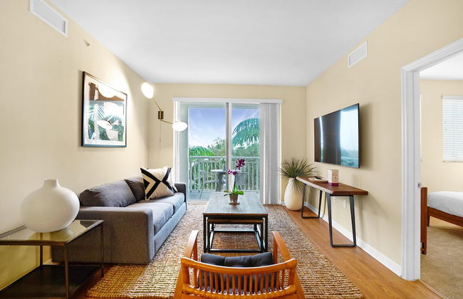 Dharma Home Suites South Miami at Red Road Commons - Foto 41