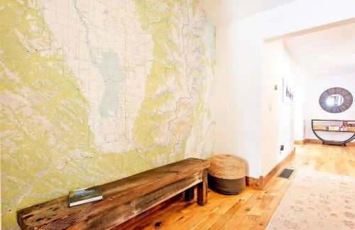 Family Fun Fireplace & Huge Deck - Photo 43