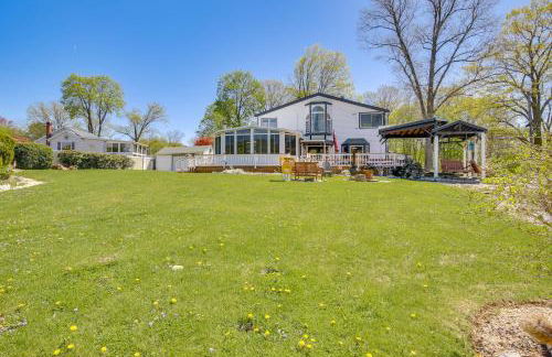 Lake Carmel Access Waterfront Home with Deck! - Foto 31