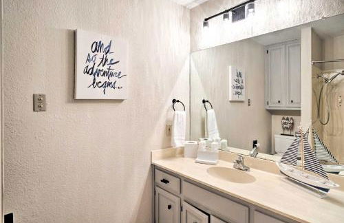 Waterfront Horseshoe Bay Retreat with Game Room! - Foto 18