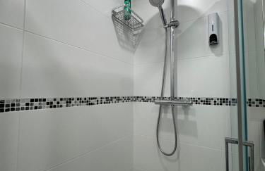 Familienfreundliche geräumige Design-Wohnung mit Balkon im Zentrum - APOLONIAliving - Foto 16