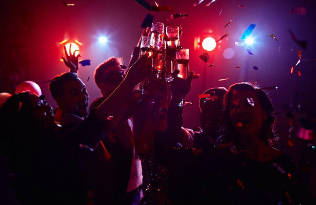 Tour privado por la vida nocturna de Frankfurt : Shots & Club Entry - Foto 6