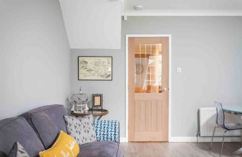 Lilliput Hideaway 5 mins from Sandbanks Beach - Photo 2