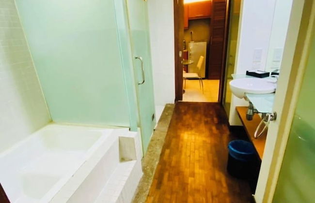 Peninsula Residents All Suite - Photo 35