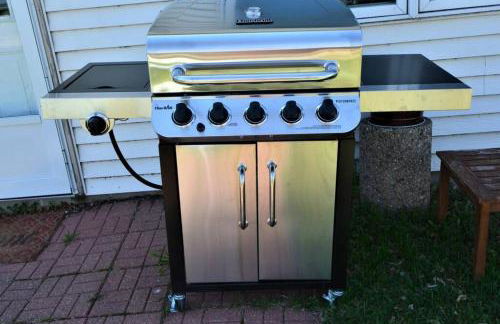 Remodeled, Grill, Outside Seating, Dock, Swimming - Photo 29