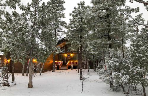 Hot Tub & Ponderosa Views! Luxe Cabin in Lakeside - Foto 2
