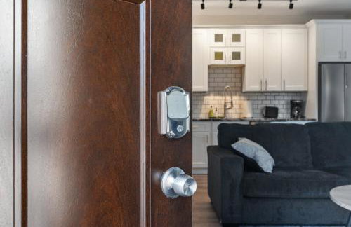 Cozy King Bed Suite with Free Parking - Foto 23