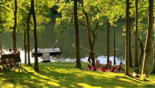 Beautiful Waterfront with Dock Firepit Hot tub - Foto 3