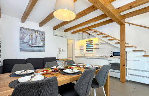 Villa Liberta - Private Family Villa with Pool & Garden - Photo 11