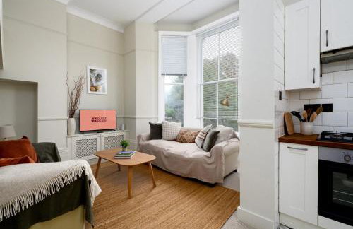 GuestReady - Charming Loft Apartment in Chiswick - Foto 2