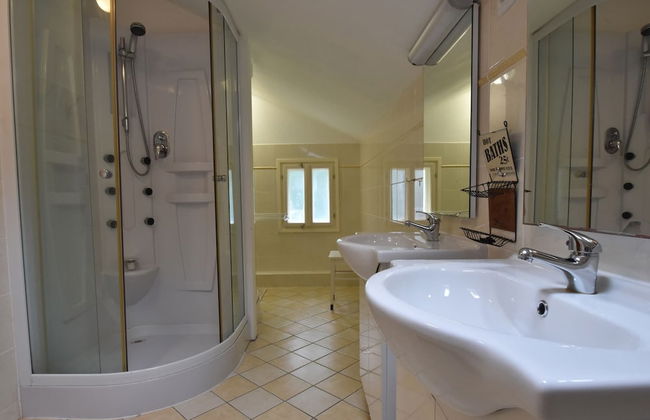 Spacious Holiday Home in Zlata Olesnice - Foto 19