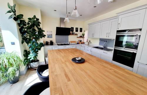 Cosy Family Haven: Spacious 3-Bedroom Retreat in Christchurch - Foto 3