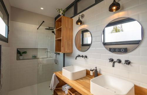 L'entre deux-suite romantique - jacuzzi privatif - clim réversible - wifi - Foto 25