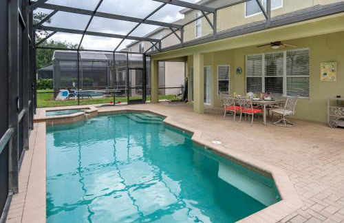 Spacious 6BR Villa Pool Parking Near Disney World - Foto 18
