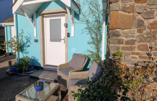 The Hollybush - Photo 1