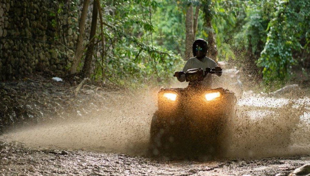 Aventura en ATV de Montaña al Mar en Chukka Ocean Outpost - Foto 1